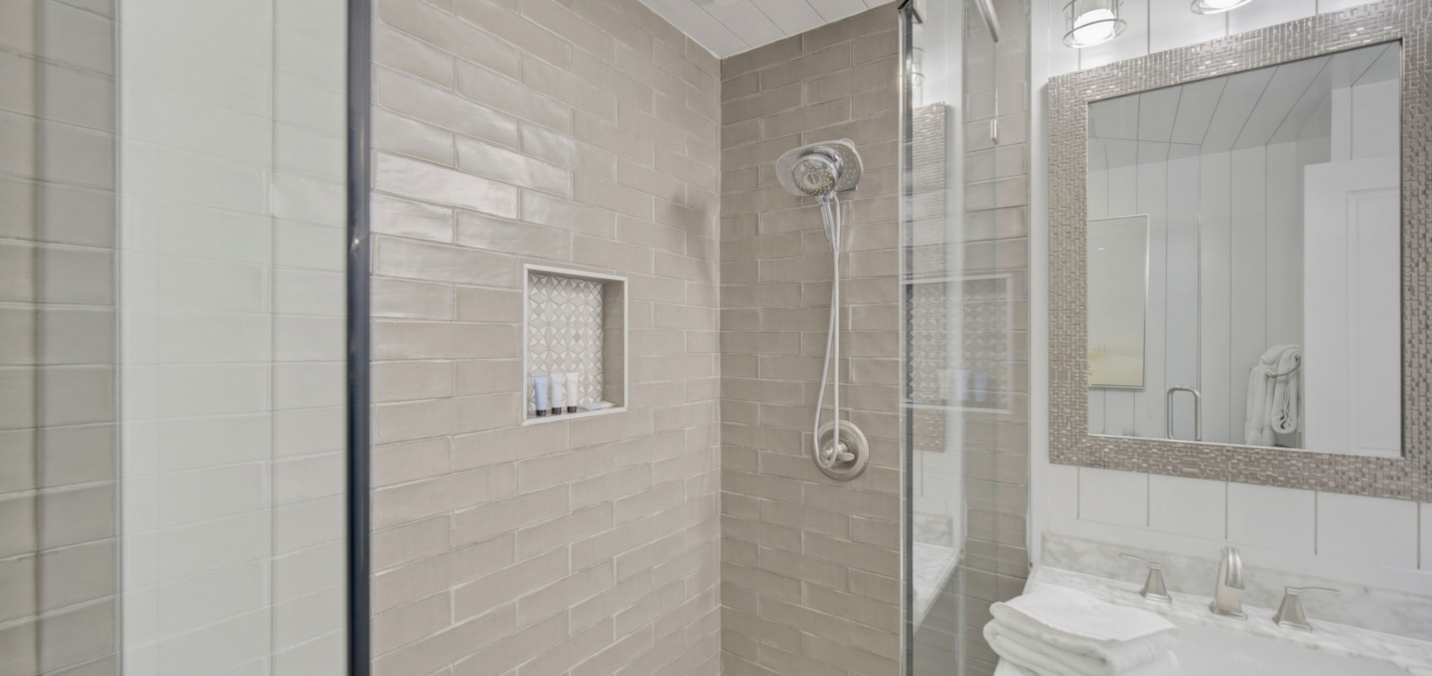 114-Suite shower