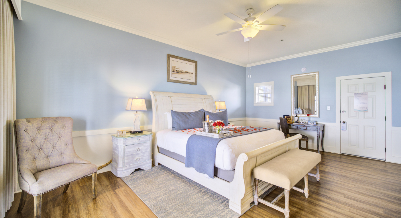 sunset Veranda King -looking at bed