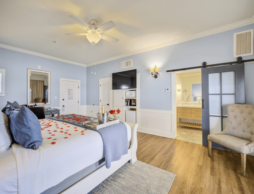 sunset Veranda King -looking in