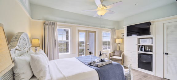Emerald Coast Queen -bed view